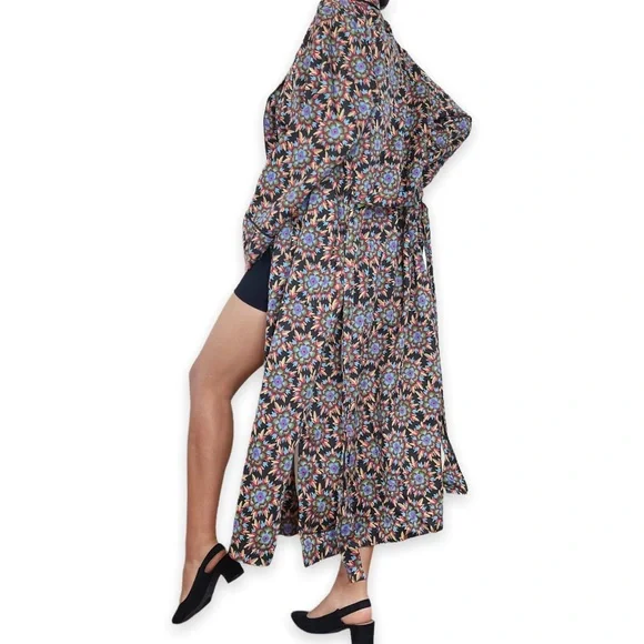 Peruvian Connection Tan and Black Kimono Robe - Picture 6 of 16